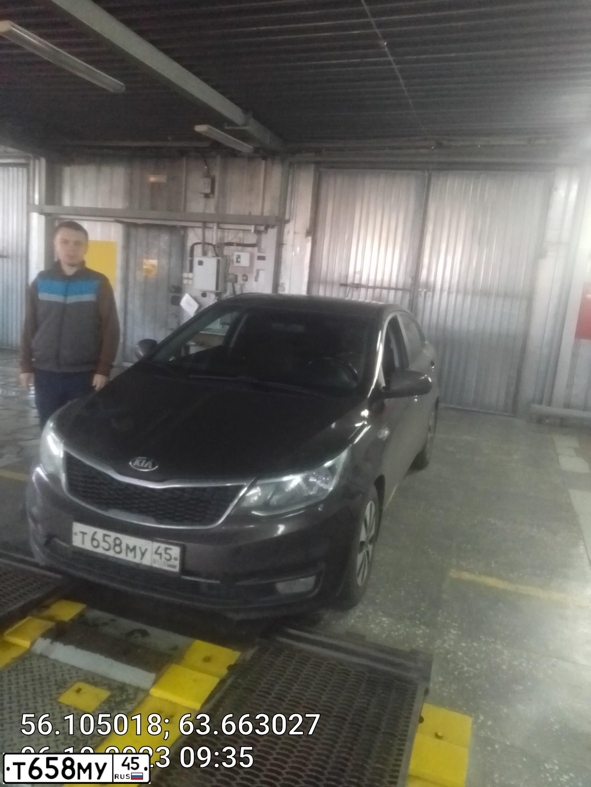 Фото автомобиля KIA RIO, 2016 — госномер Т666УР72. Цвет: Коричневый