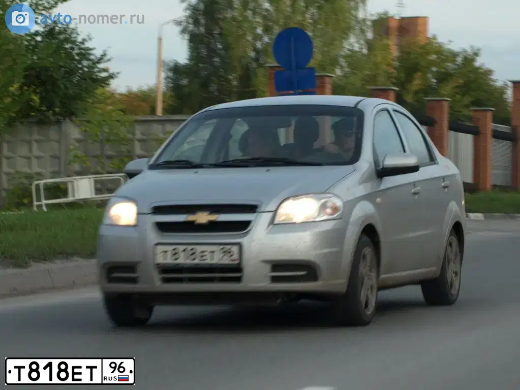 Фото автомобиля CHEVROLET T AVEO, 2011 — госномер Т818ЕТ96. Цвет: СЕРЕБРИСТЫЙ