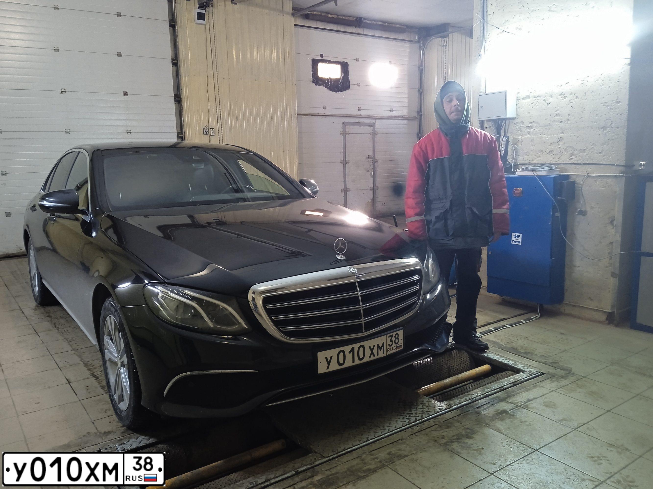 Фото автомобиля MERCEDES E-KLASSE, 2016 — госномер О294ОЕ154. Цвет: ЧЕРНЫЙ