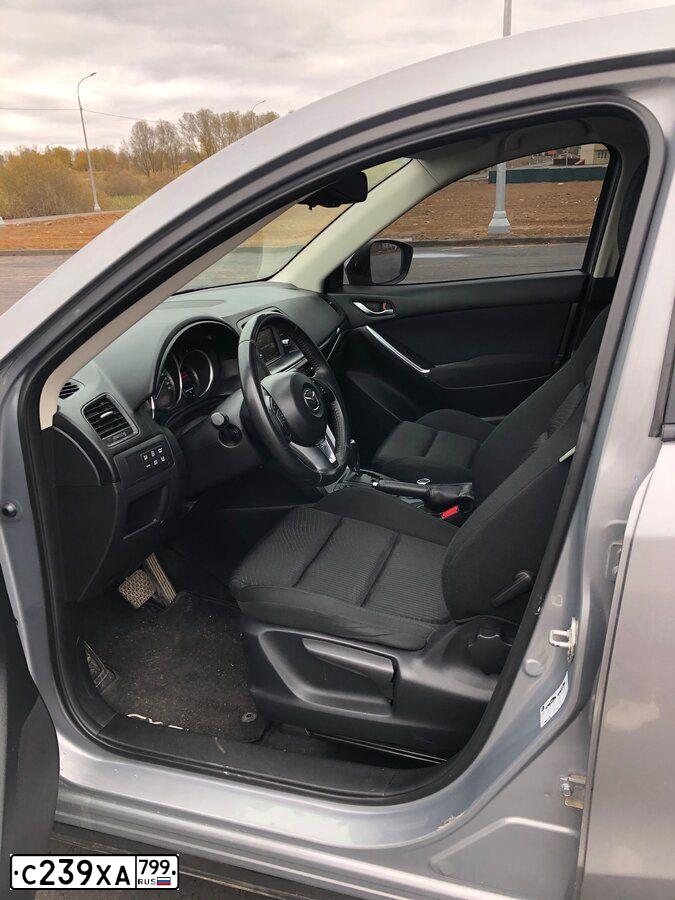 Фото автомобиля MAZDA CX-5, 2012 — госномер К375РУ18. Цвет: Серебристый