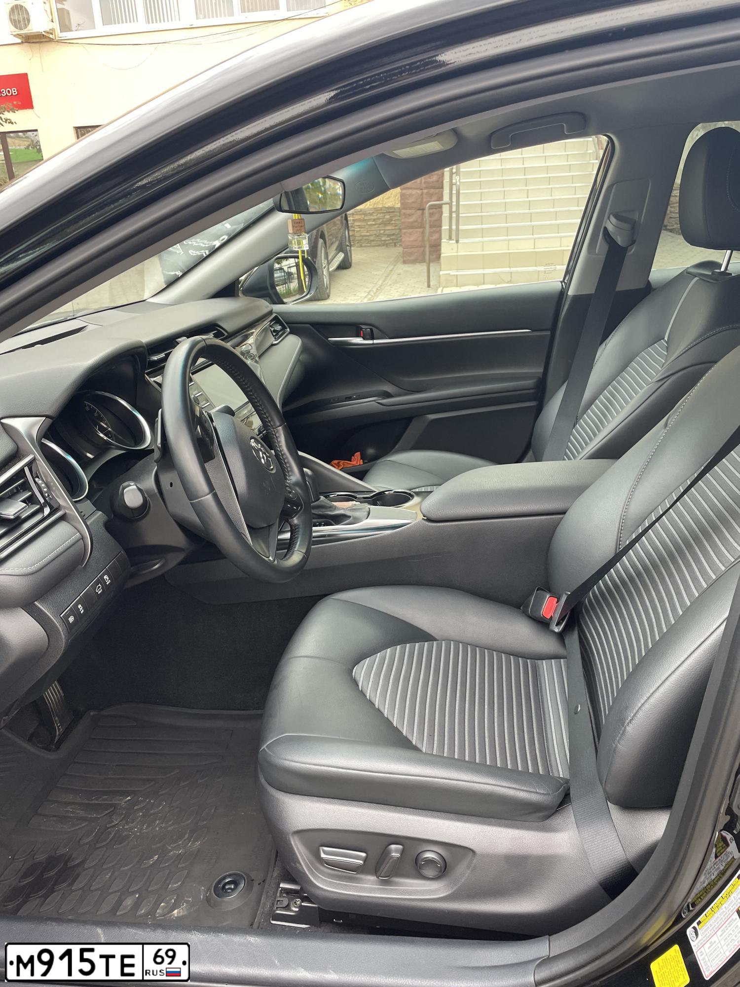 Фото автомобиля TOYOTA CAMRY, 2020 — госномер С008КМ790. Цвет: ЧЕРНЫЙ
