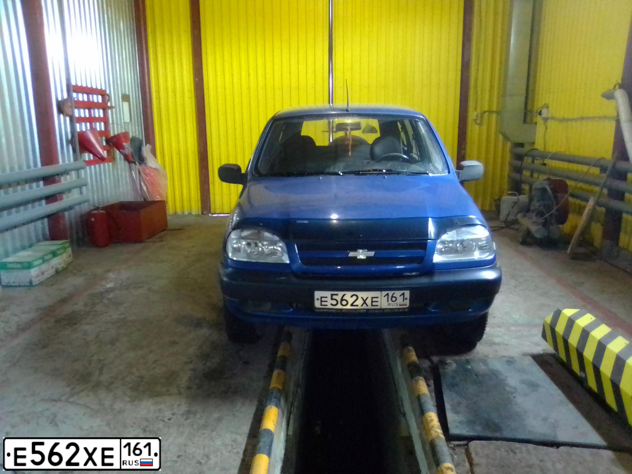 Фото автомобиля CHEVROLET NIVA, 2007 — госномер Р046ВО29