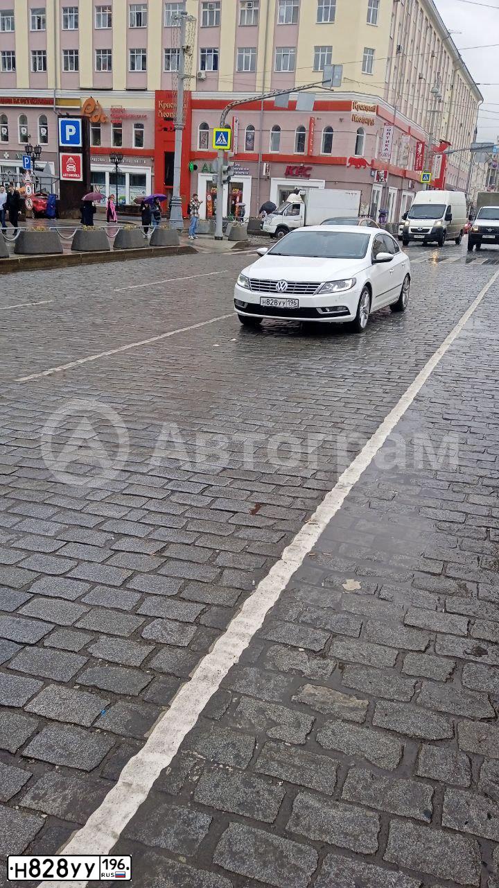 Фото автомобиля VOLKSWAGEN CC, 2012 — госномер Н352ЕА10. Цвет: Белый