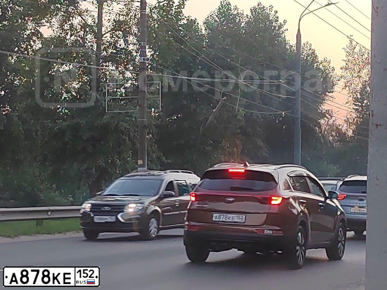 Фото автомобиля TOYOTA CAMRY, 2009 — госномер Н353АВ152. Цвет: БЕЖЕВЫЙ
