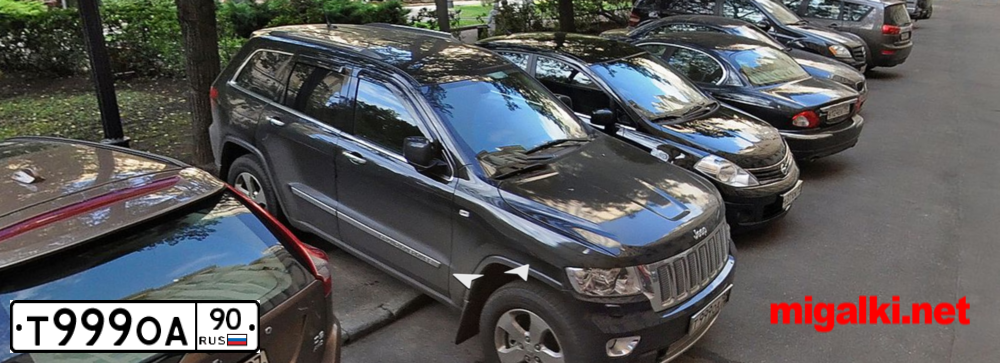 Фото автомобиля JEEP GRAND CHEROKEE, 2012 — госномер Т999ОА90. Цвет: ЧЕРНЫЙ