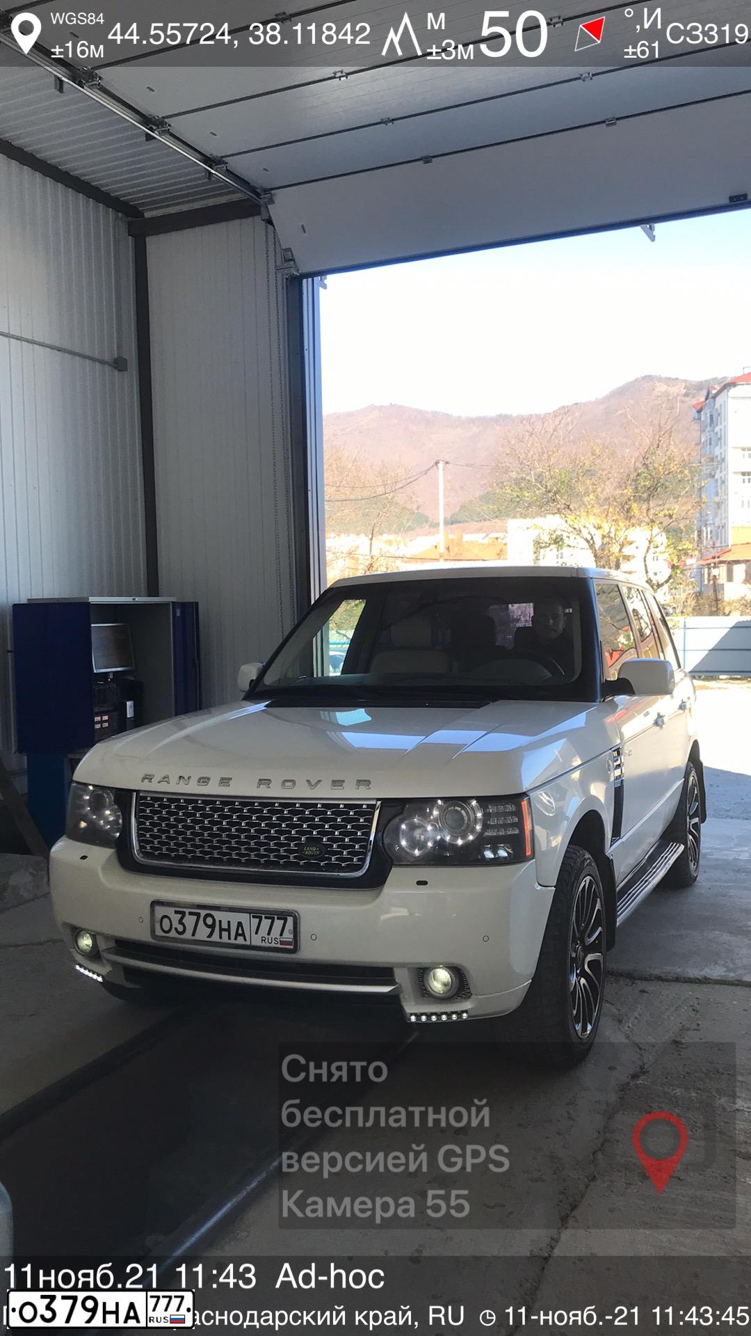 Фото автомобиля LANDROVER RANGE ROVER, 2002 — госномер Р914ТТ199. Цвет: Белый