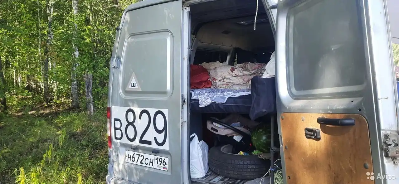 Фото автомобиля GAZ 2752 SOBOL, 2008 — госномер Н672СН196. Цвет: СЕРЫЙ
