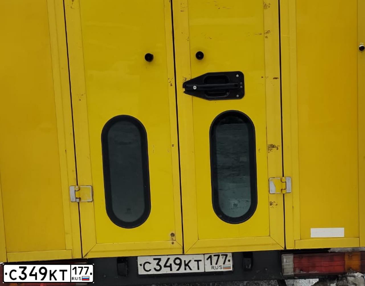 Фото автомобиля MERCEDES SPRINTER, 2001 — госномер А740СМ60. Цвет: ЖЕЛТЫЙ