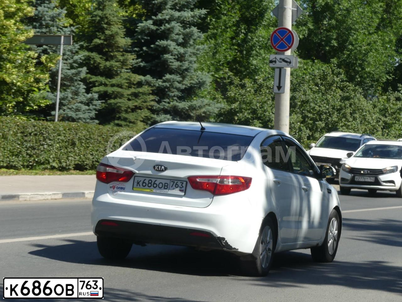 Фото автомобиля KIA RIO, 2013 — госномер К686ОВ763. Цвет: Белый