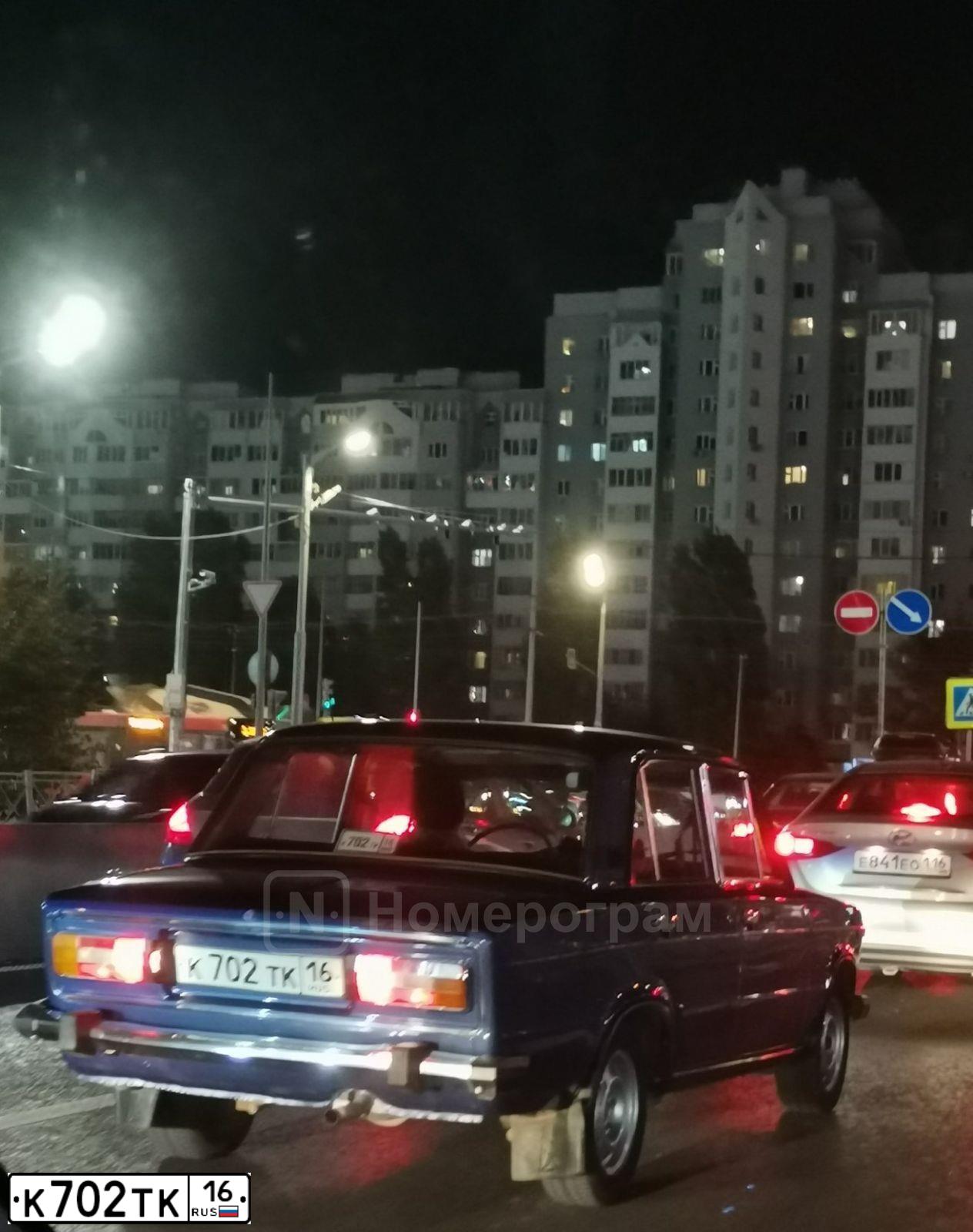 Фото автомобиля LADA 2106, 1998 — госномер К702ТК16. Цвет: СЕРЕБР.-СИНЕ-ФИОЛЕТОВЫЙ