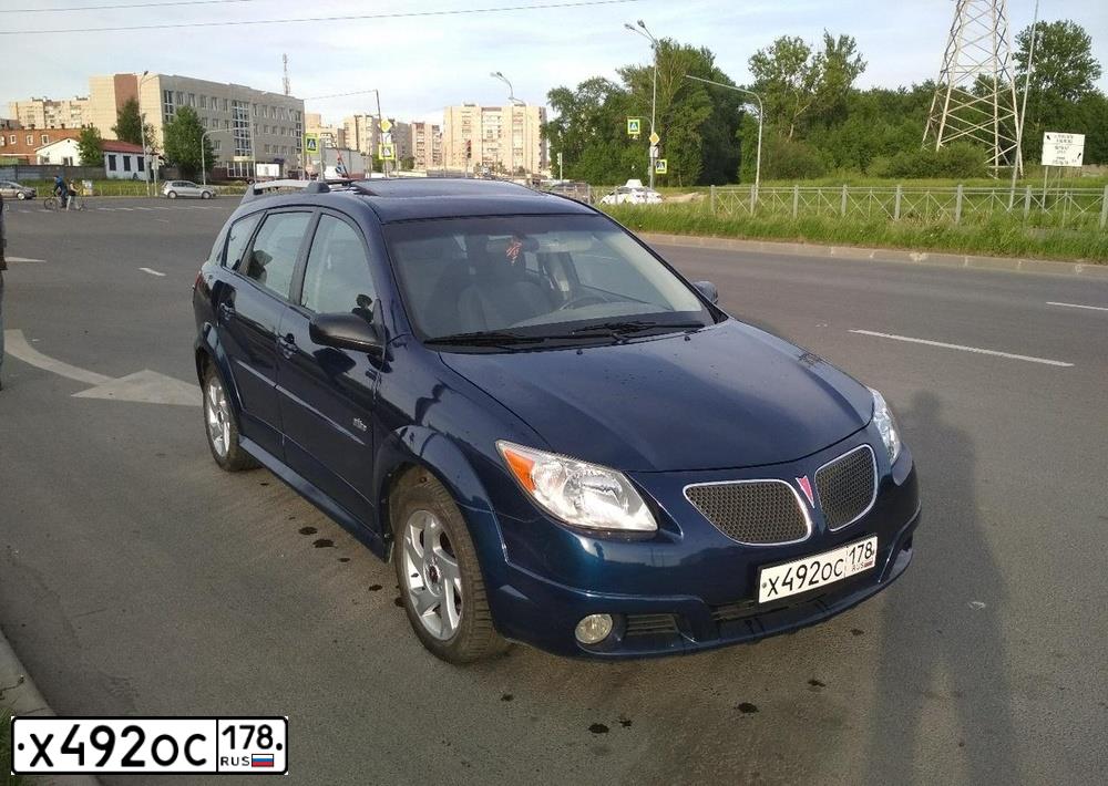 Фото автомобиля PONTIAC VIBE, 2006 — госномер В546ХК147. Цвет: Темно-синий