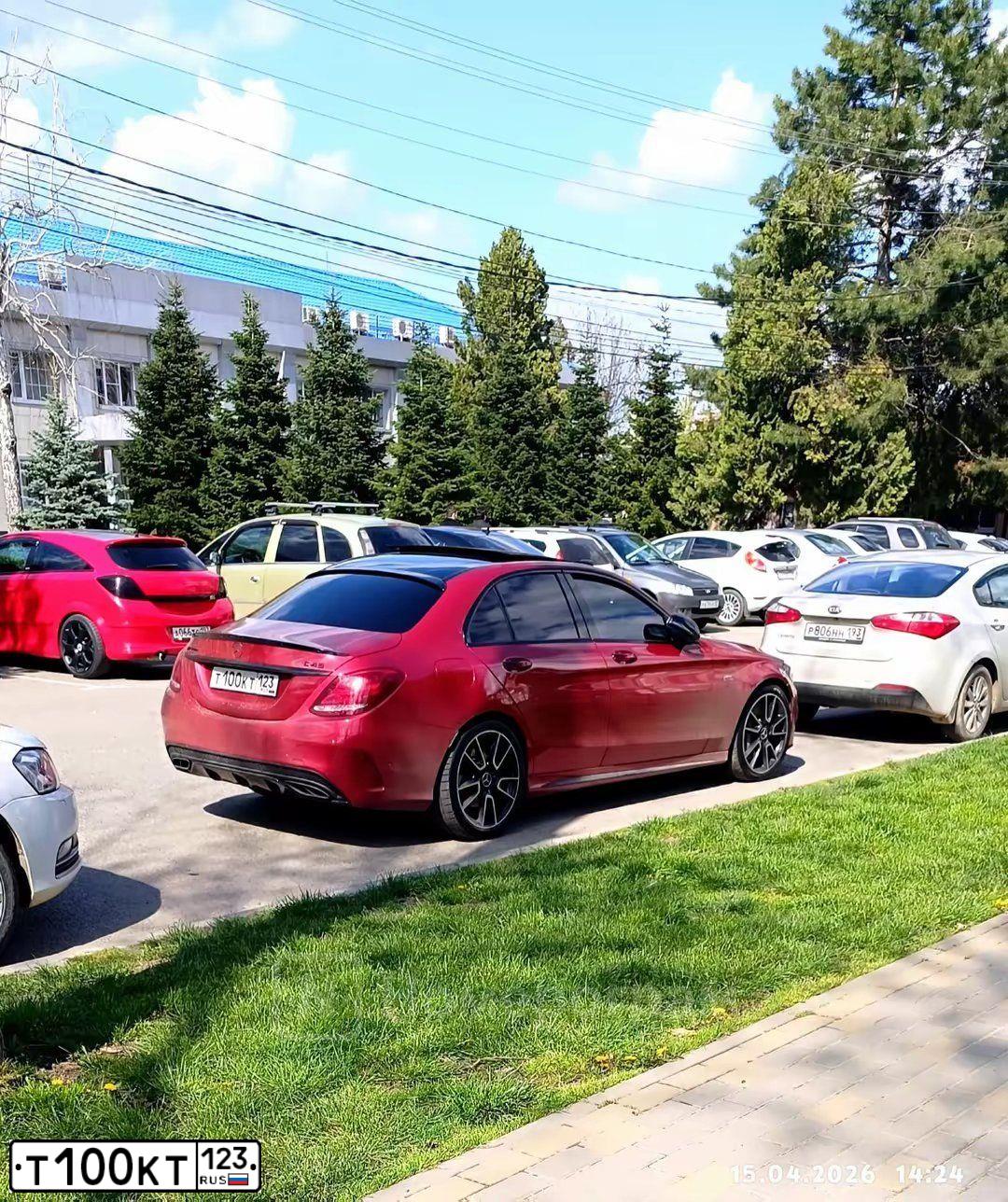 Фото автомобиля RENAULT PREMIUM, 2012 — госномер Т100КТ123. Цвет: Белый