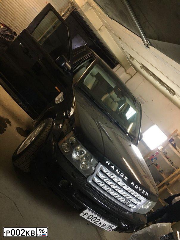 Фото автомобиля LANDROVER RANGE ROVER SPORT, 2005 — госномер Н444УЕ196. Цвет: ЧЕРНЫЙ