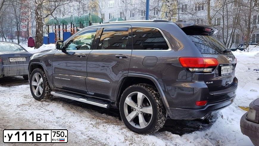 Фото автомобиля JEEP GRAND CHEROKEE, 2014 — госномер А164МЕ198. Цвет: СЕРЫЙ