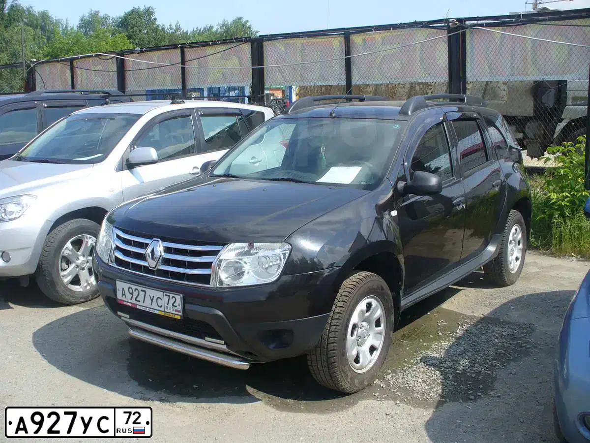 Фото автомобиля RENAULT DUSTER, 2012 — госномер А927УС72. Цвет: ЧЕРНЫЙ