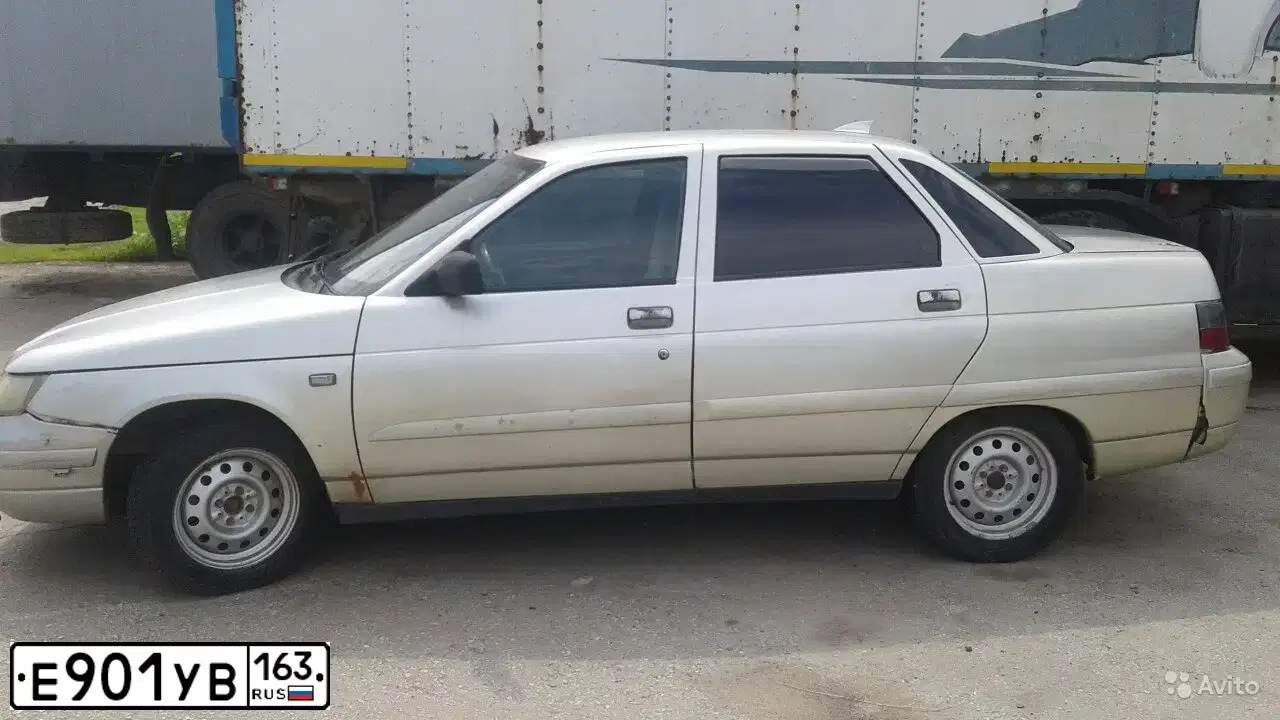 Фото автомобиля LADA 2110, 2004 — госномер Е901УВ163. Цвет: СЕРЕБРИСТО-БЕЖЕВЫЙ