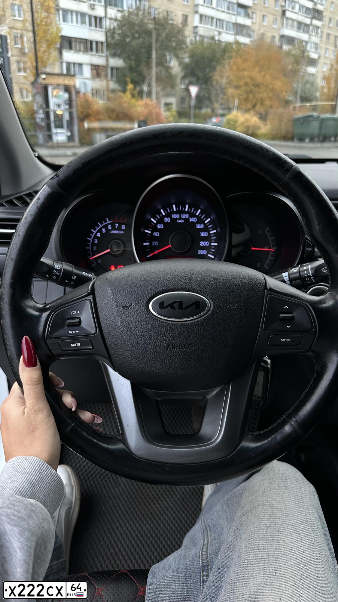 Фото автомобиля VOLKSWAGEN PASSAT, 2008 — госномер Т090ХЕ64. Цвет: ЧЕРНЫЙ