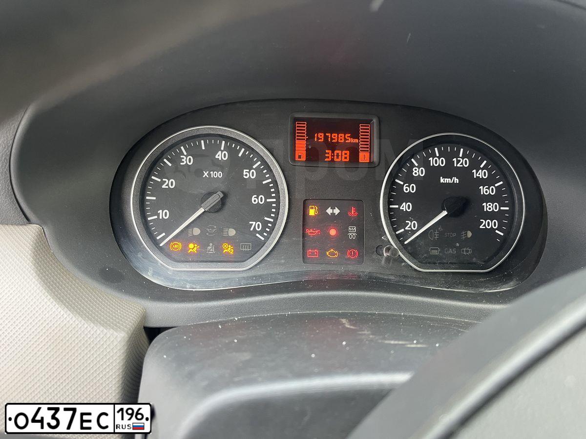 Фото автомобиля RENAULT LOGAN, 2011 — госномер Х776МН72. Цвет: Белый