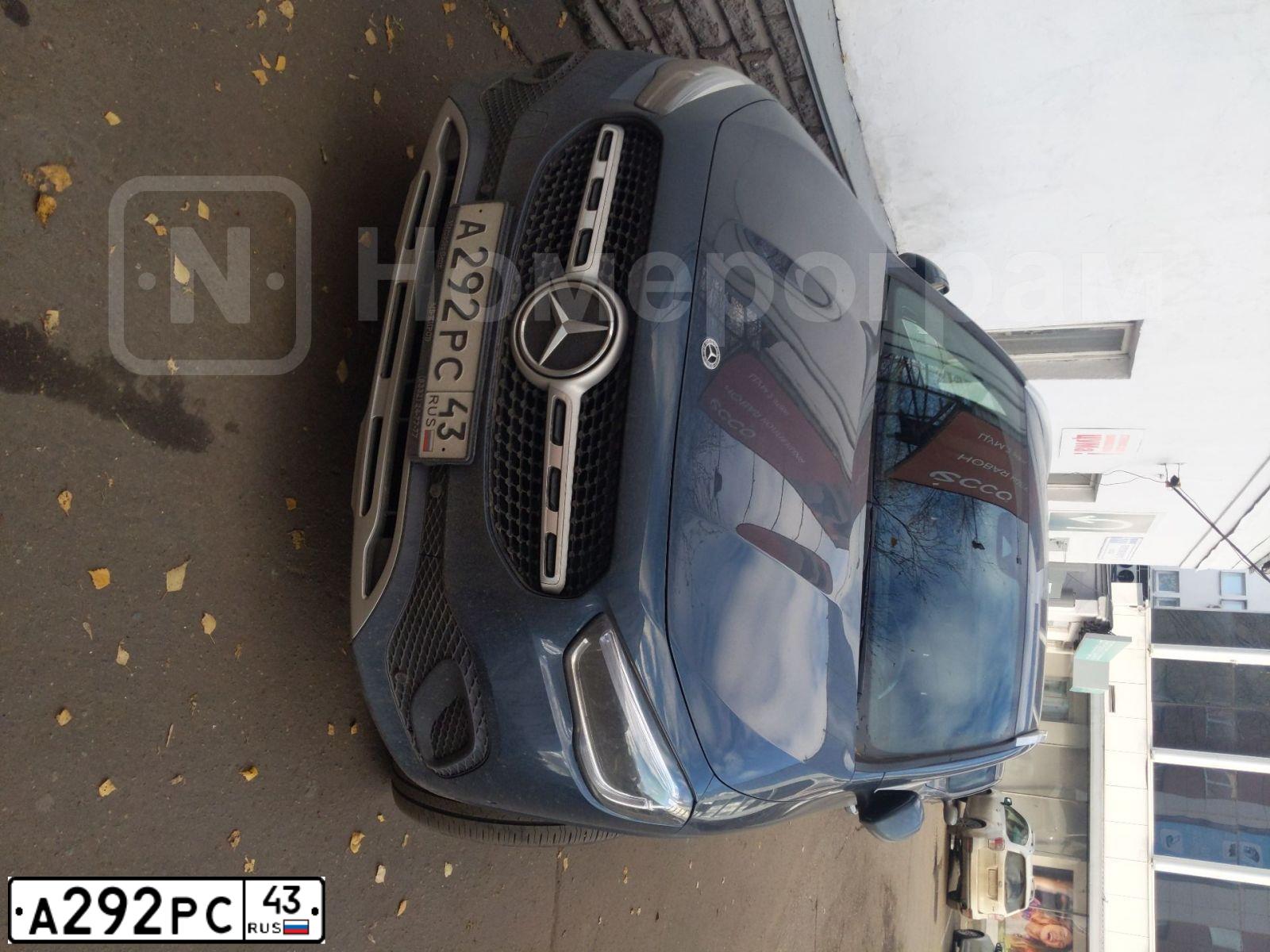 Фото автомобиля MERCEDES GLA-KLASSE, 2020 — госномер А292РС43. Цвет: синий