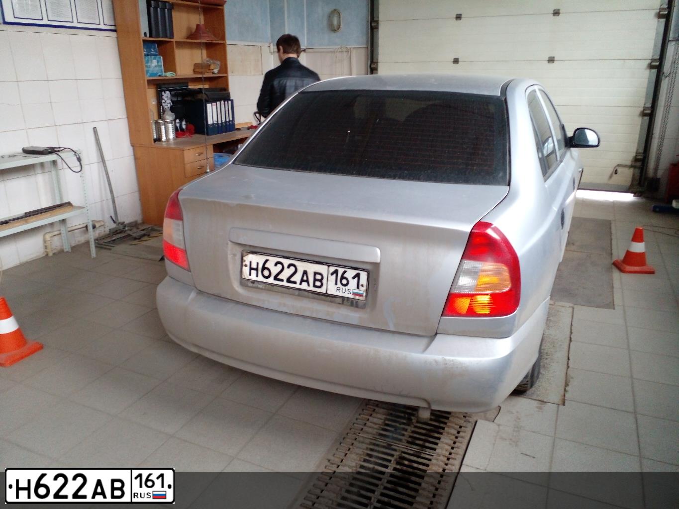 Фото автомобиля TAGAZ ACCENT, 2007 — госномер Н622АВ161. Цвет: Серебристый