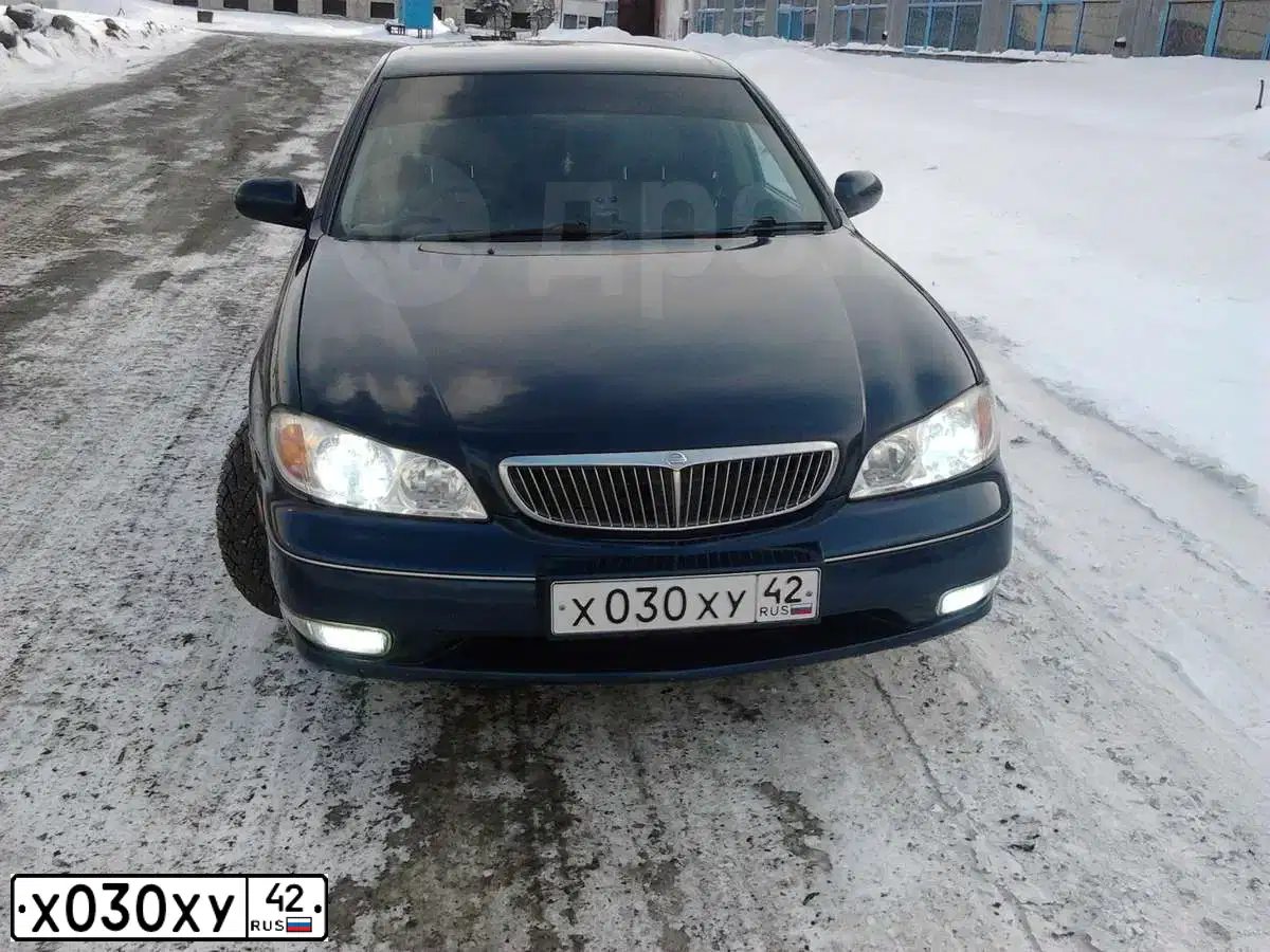Фото автомобиля NISSAN CEFIRO, 2001 — госномер Х030ХУ42. Цвет: синий