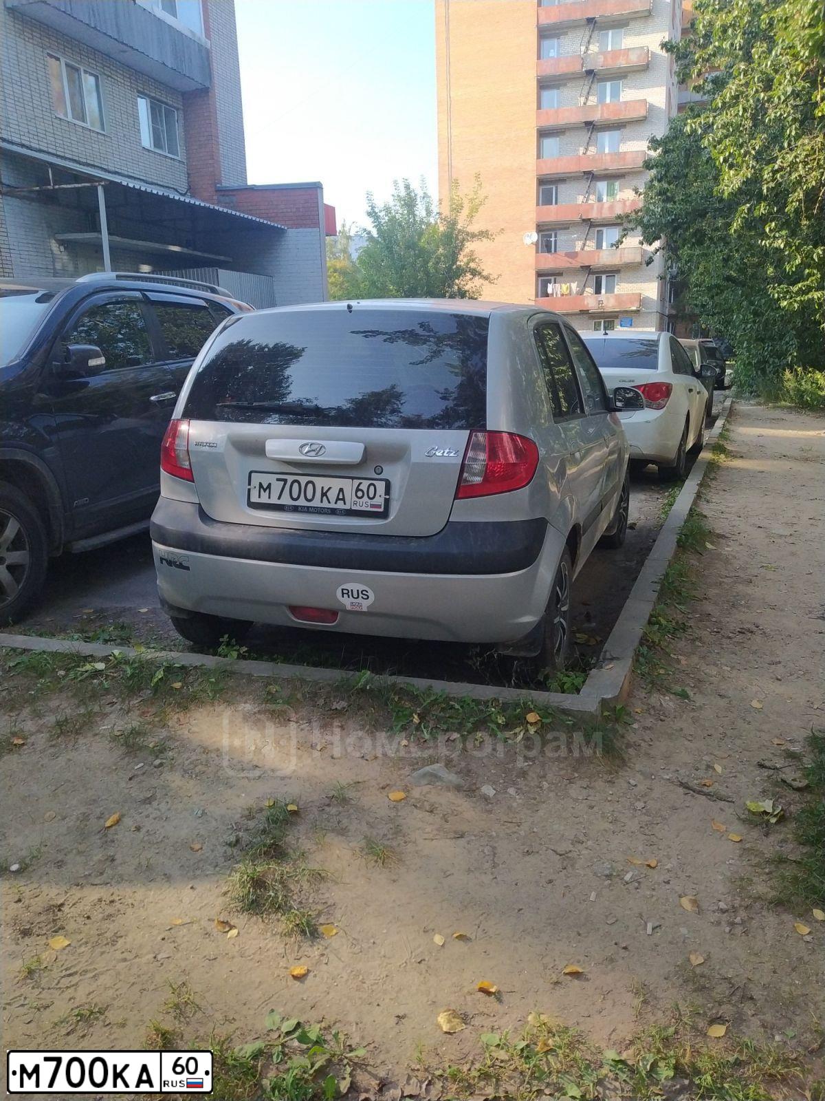 Фото автомобиля HYUNDAI GETZ, 2008 — госномер Р522ЕЕ60. Цвет: СЕРЕБРИСТЫЙ