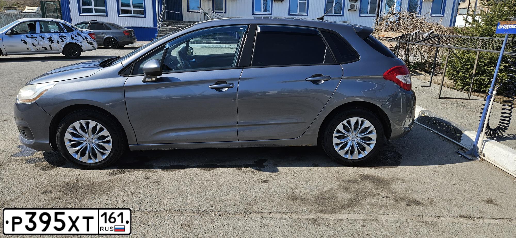 Фото автомобиля CITROEN C4, 2011 — госномер Е844ЕВ41. Цвет: СЕРЫЙ ТЕМНЫЙ