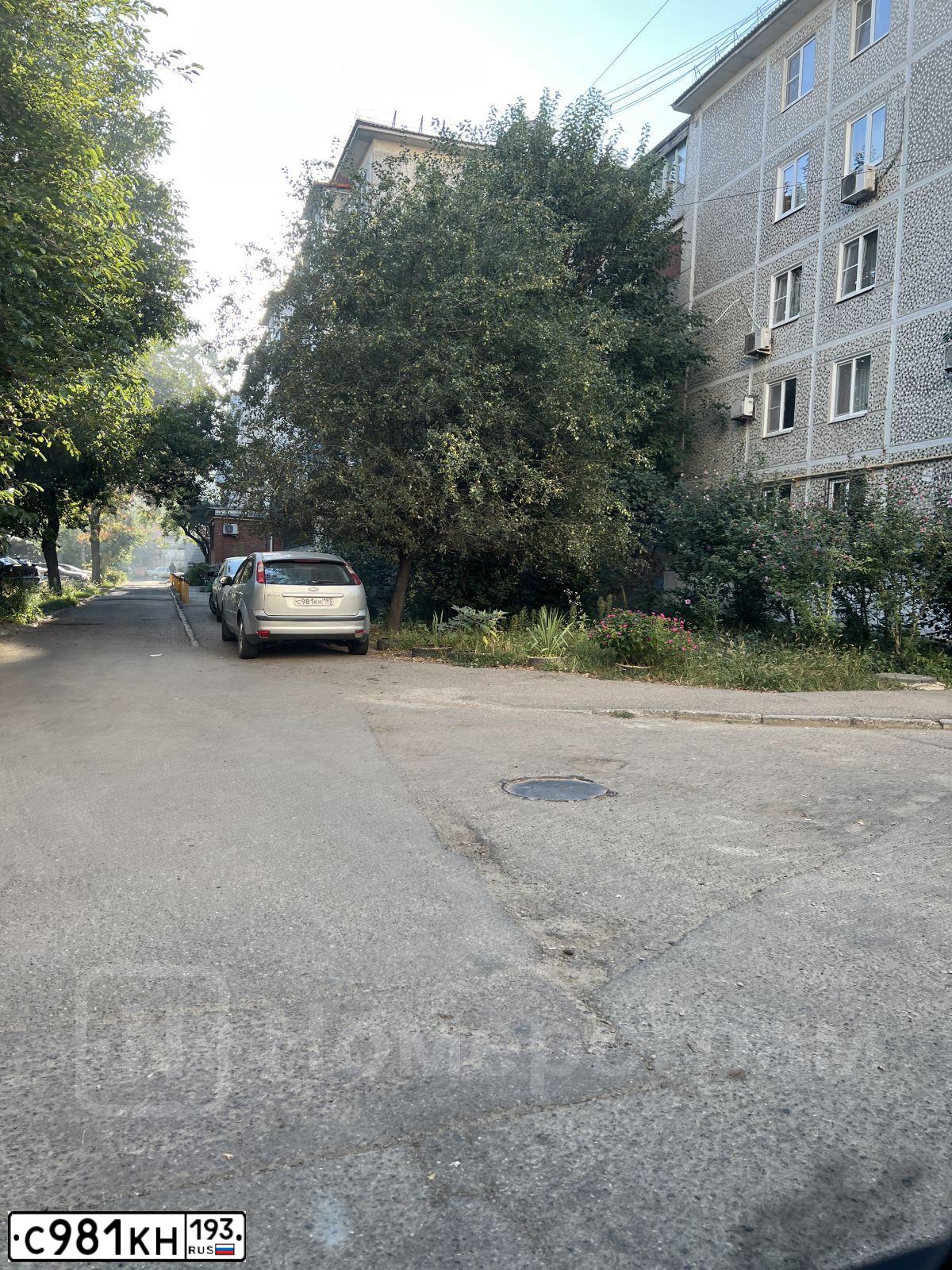 Фото автомобиля FORD FOCUS, 2007 — госномер С981КН193. Цвет: СЕРЕБРИСТЫЙ