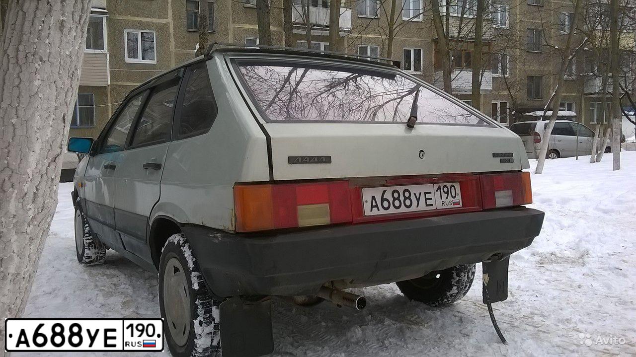 Фото автомобиля LADA 2109 SAMARA, 2002 — госномер А688УЕ190. Цвет: СЕРЕБРИСТЫЙ ЖЕЛТО-ЗЕЛЕНЫЙ