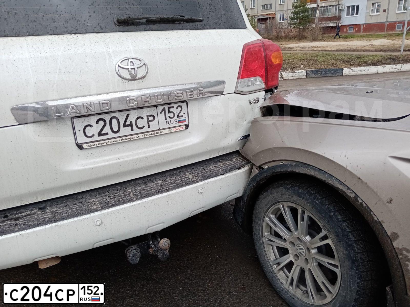 Фото автомобиля TOYOTA LANDCRUISER 200, 2014 — госномер С204СР152. Цвет: Белый