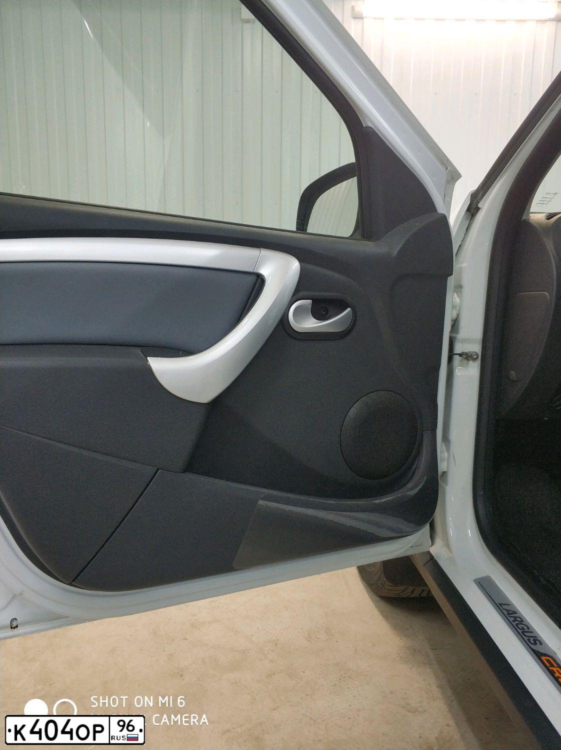 Фото автомобиля SKODA OCTAVIA, 2007 — госномер М777КС196. Цвет: СЕРЫЙ