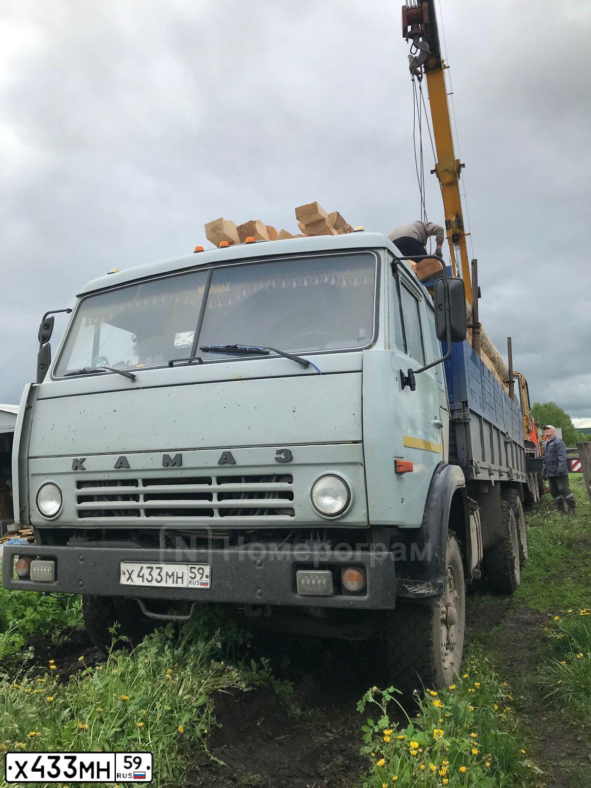 Фото автомобиля KAMAZ 53212 /6X4/, 1999 — госномер Х433МН59. Цвет: СВЕТЛО-ДЫМЧАТЫЙ