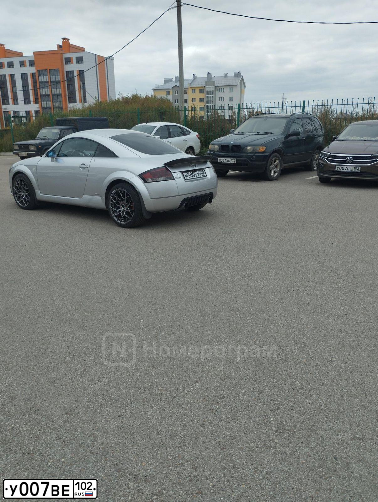Фото автомобиля VOLKSWAGEN POLO, 2016 — госномер В776МА702. Цвет: БЕЖЕВЫЙ
