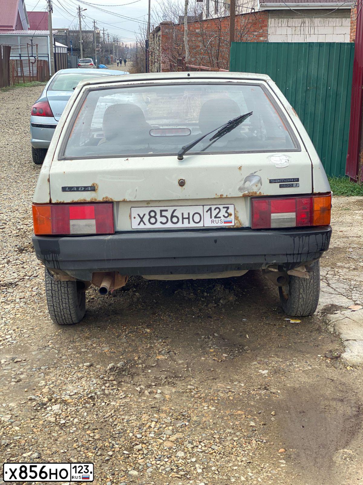 Фото автомобиля LADA 2109 SAMARA, 2002 — госномер О697ЕК323. Цвет: СЕРЕБРИСТЫЙ ЖЕЛТО-ЗЕЛЕНЫЙ
