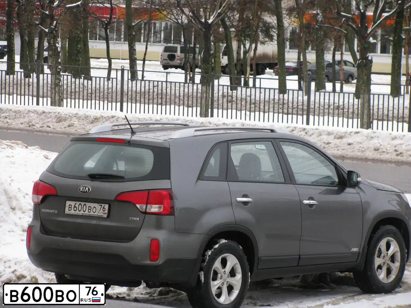 Фото автомобиля KIA SORENTO, 2014 — госномер М134ЕК35. Цвет: Серый