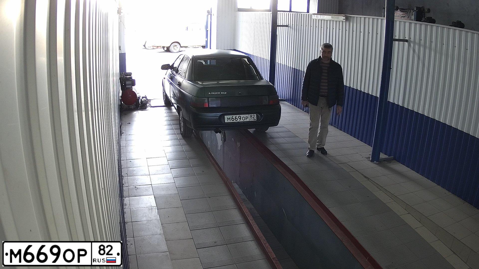 Фото автомобиля LADA 2110, 2005 — госномер В974ЕХ01