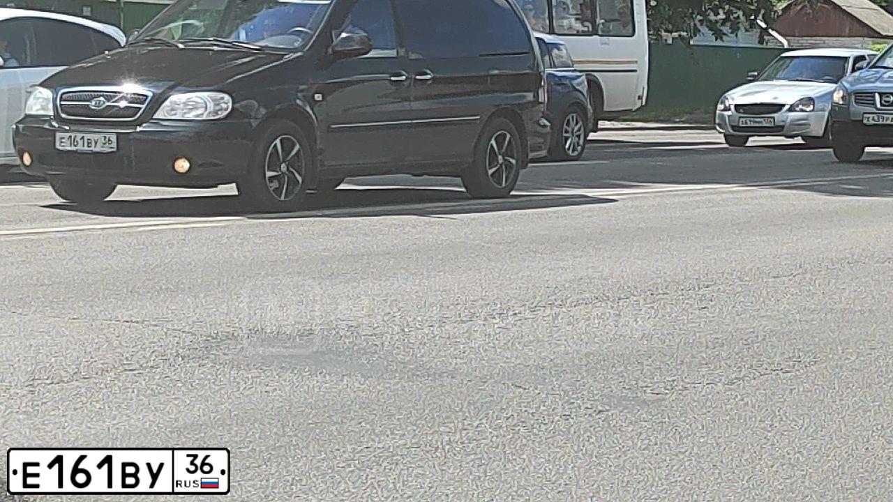 Фото автомобиля KIA CARNIVAL, 2004 — госномер С578НО136