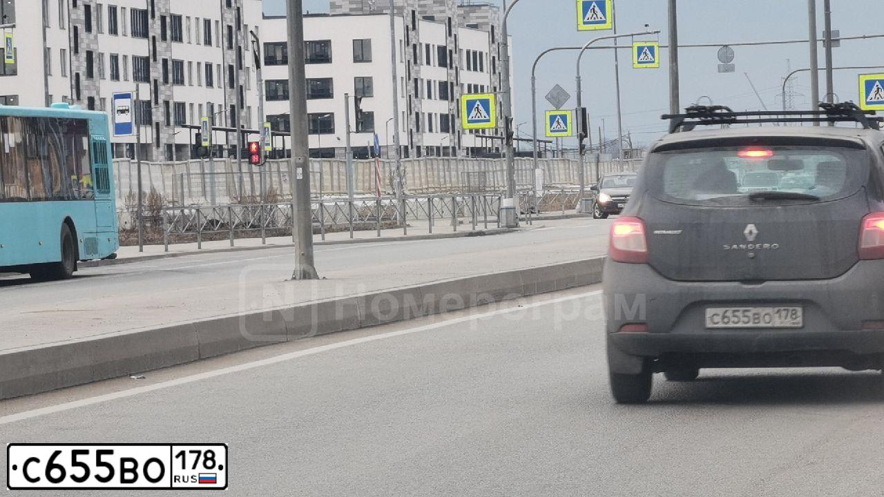 Фото автомобиля RENAULT SANDERO, 2014 — госномер С655ВО178. Цвет: ЧЕРНЫЙ