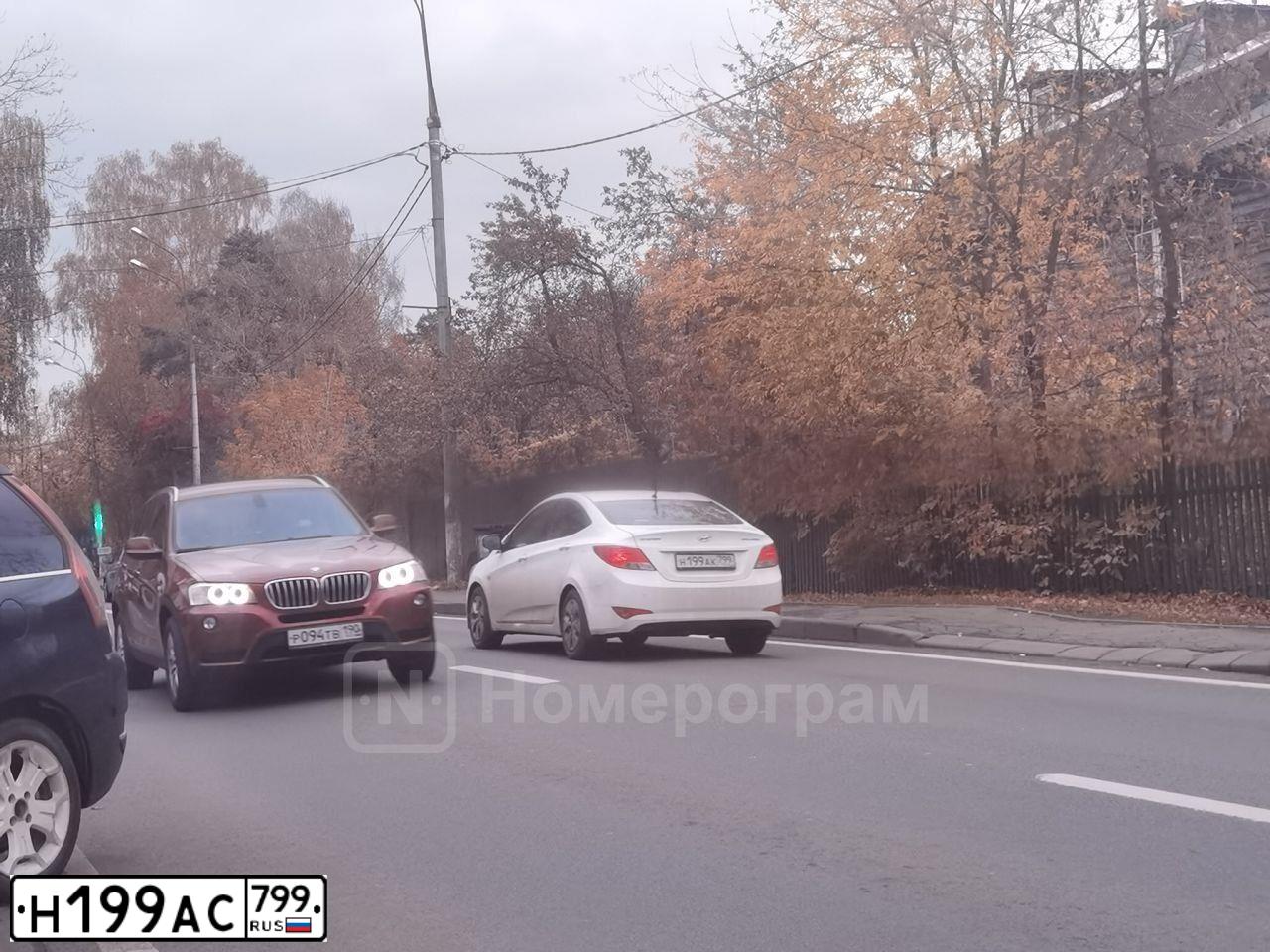 Фото автомобиля RENAULT LOGAN, 2017 — госномер Н199АС799. Цвет: Белый