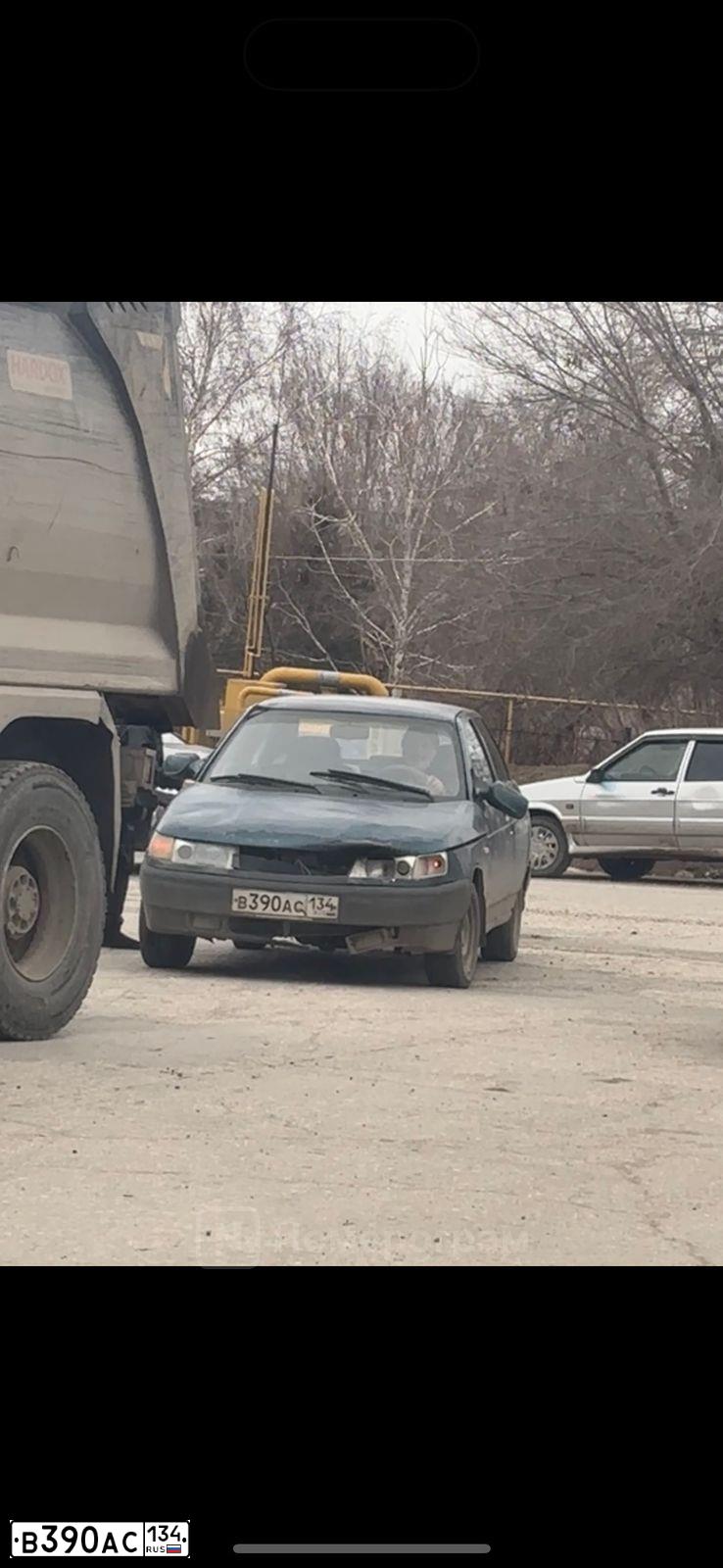 Фото автомобиля LADA 2110, 2003 — госномер В390АС134. Цвет: СЕРЕБРИСТО ЗЕЛЕНЫЙ