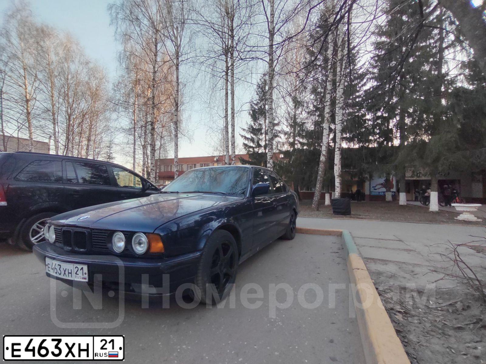 Фото автомобиля BMW SERIE 5, 1992 — госномер Е463ХН21. Цвет: ТЕМНО-СИНИЙ