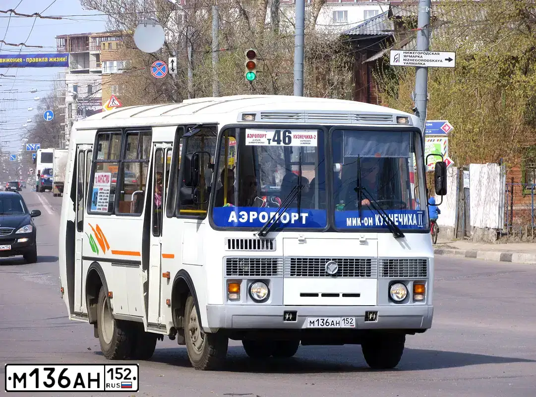Фото автомобиля PAZ Z 3205, 2013 — госномер М136АН152. Цвет: ОРАНЖЕВЫЙ