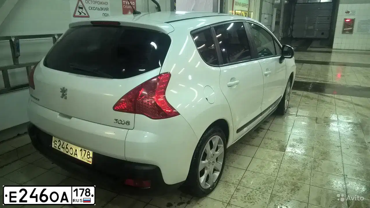 Фото автомобиля PEUGEOT 308, 2011 — госномер К392УХ147. Цвет: Белый
