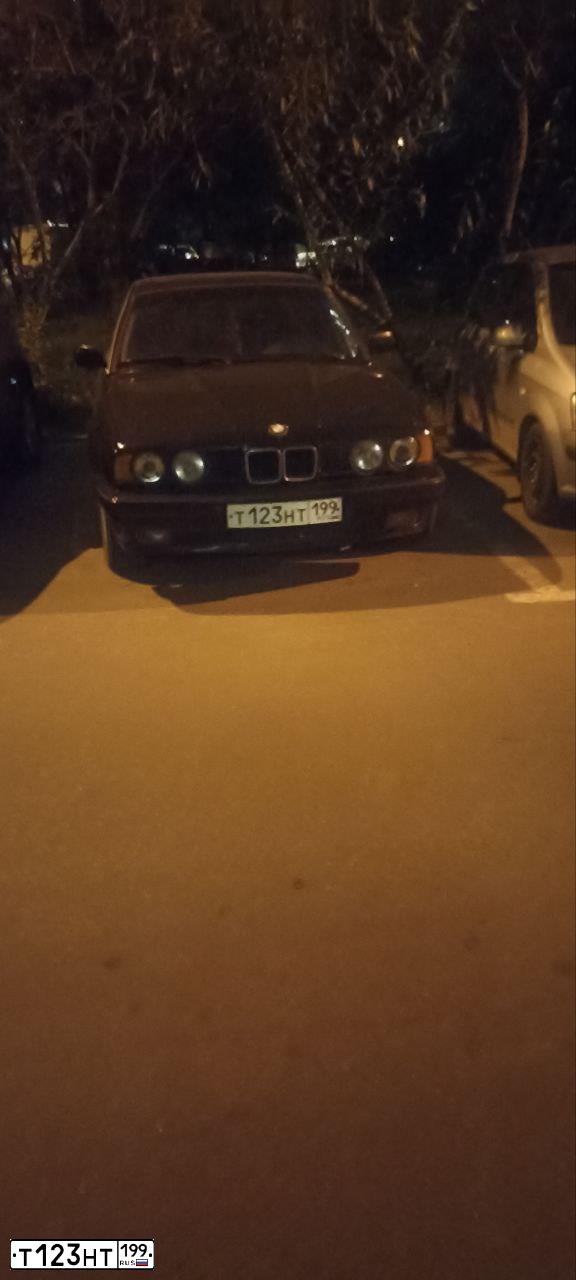 Фото автомобиля BMW SERIE 5, 1991 — госномер Т123НТ199. Цвет: ЧЕРНЫЙ