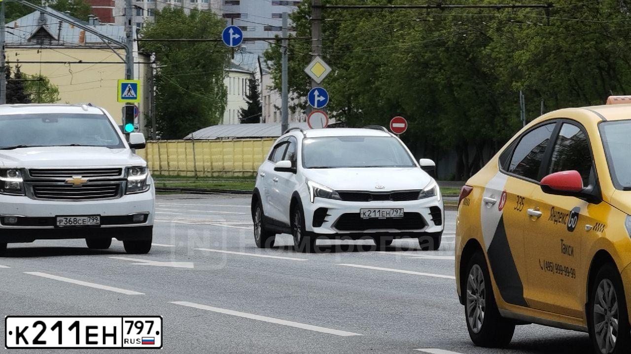Фото автомобиля CITROEN C-CROSSER, 2011 — госномер Х211ЕН797. Цвет: ЧЕРНЫЙ