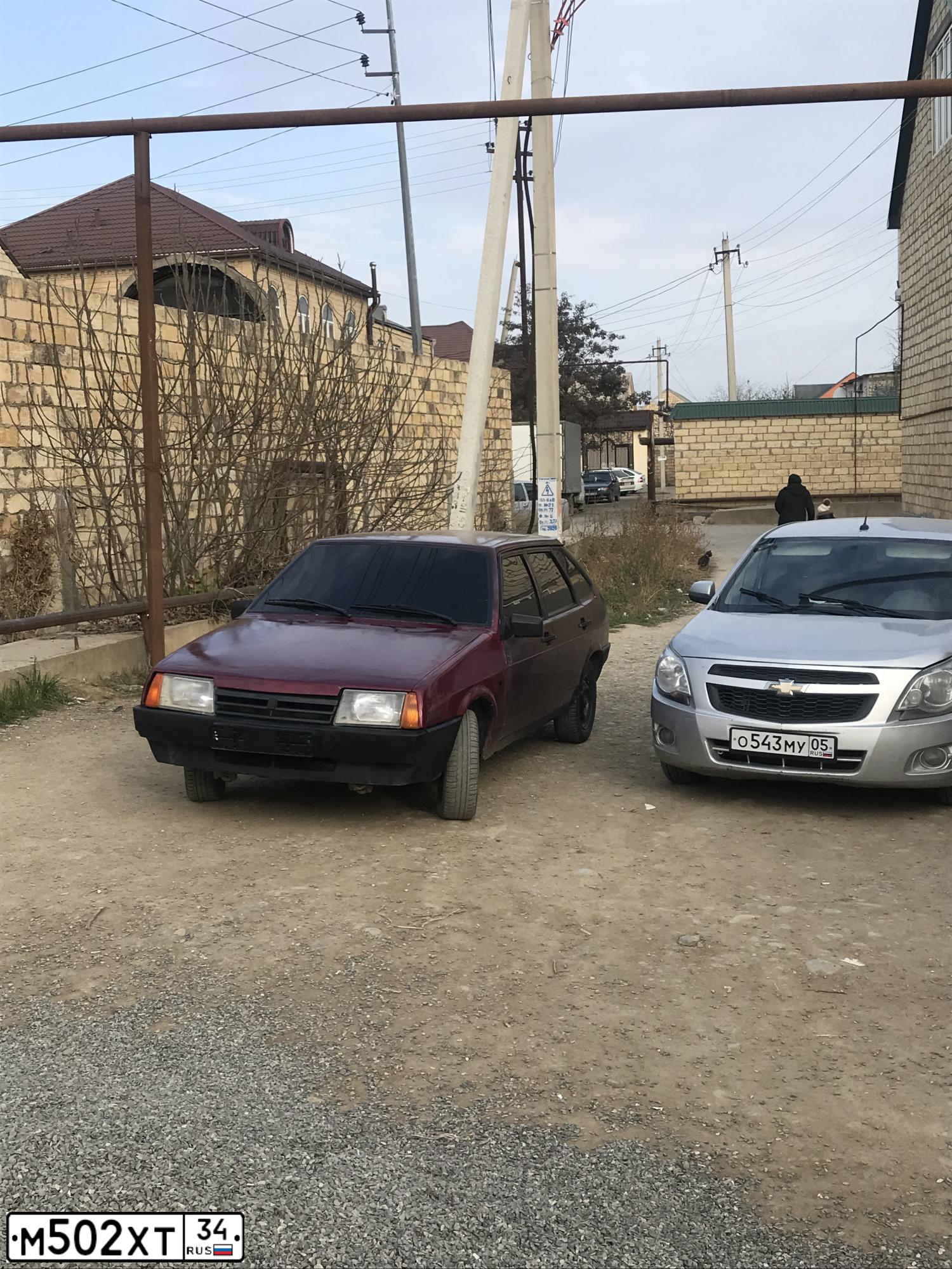 Фото автомобиля LADA 2109 SAMARA, 2000 — госномер М502ХТ34. Цвет: темно-бордовый металлик