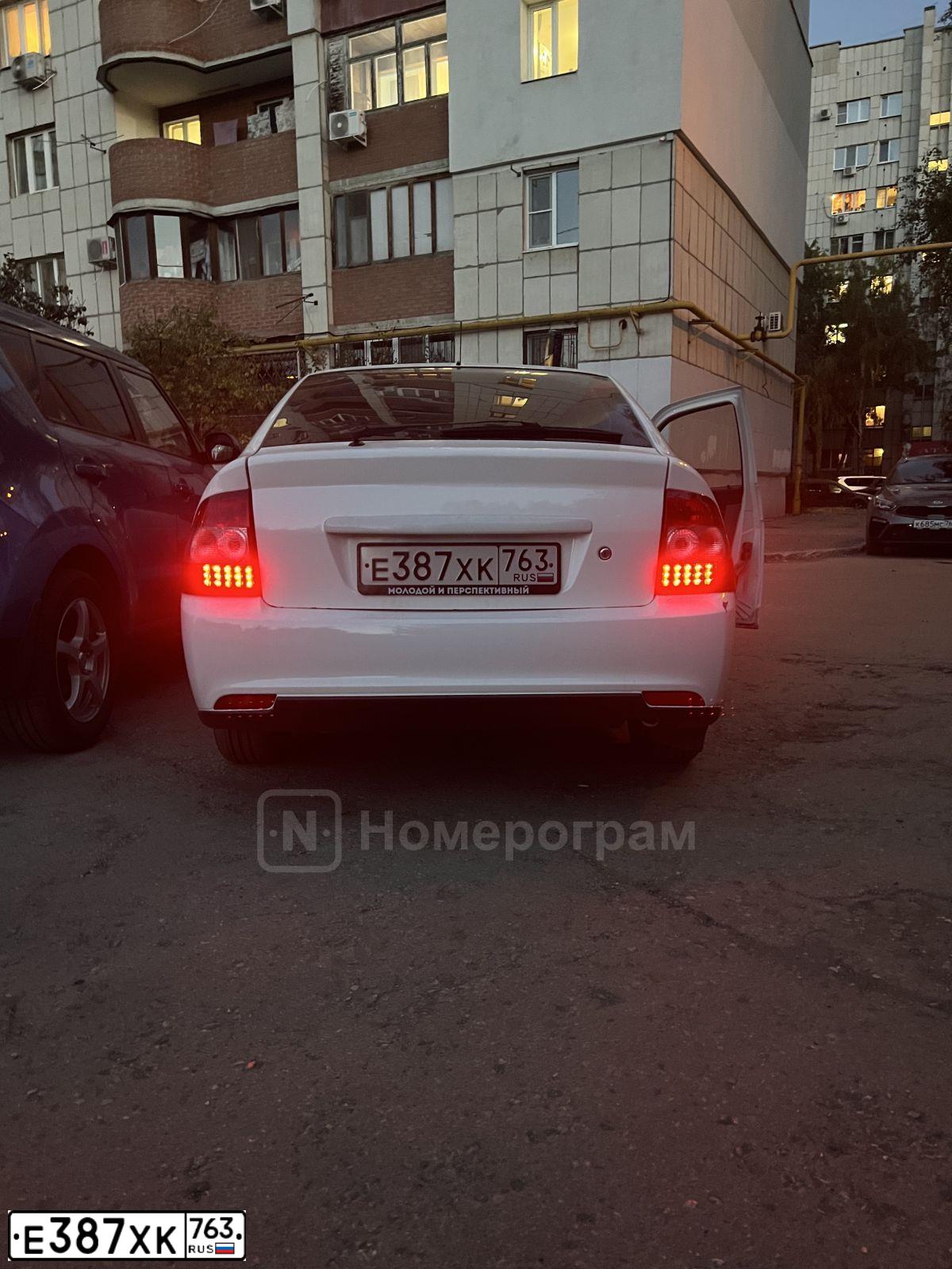 Фото автомобиля LADA 217230 LADA PRIORA, 2011 — госномер Т152АХ56. Цвет: Белый