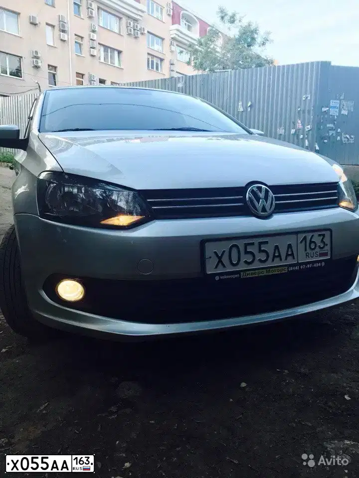 Фото автомобиля VOLKSWAGEN POLO, 2010 — госномер Х055АА163. Цвет: СЕРЕБРИСТЫЙ