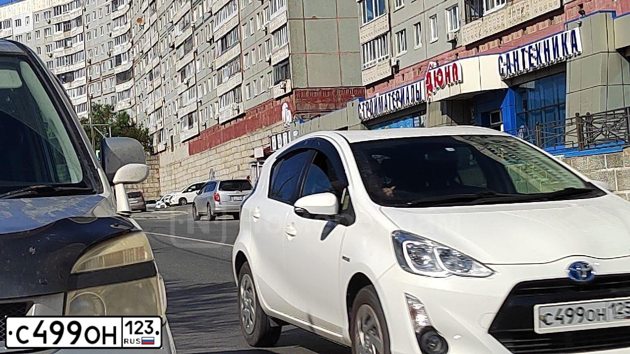 Фото автомобиля MERCEDES E-KLASSE, 2003 — госномер С499ОН123. Цвет: Серебристый