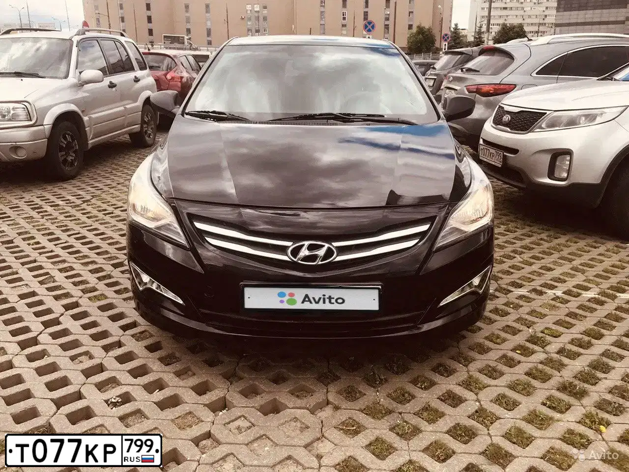 Фото автомобиля KIA SORENTO, 2013 — госномер Т077КР799. Цвет: Серебристый